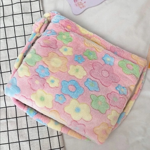 Tote crossbody bag flower plush soft womens pink - Picture 8 of 9